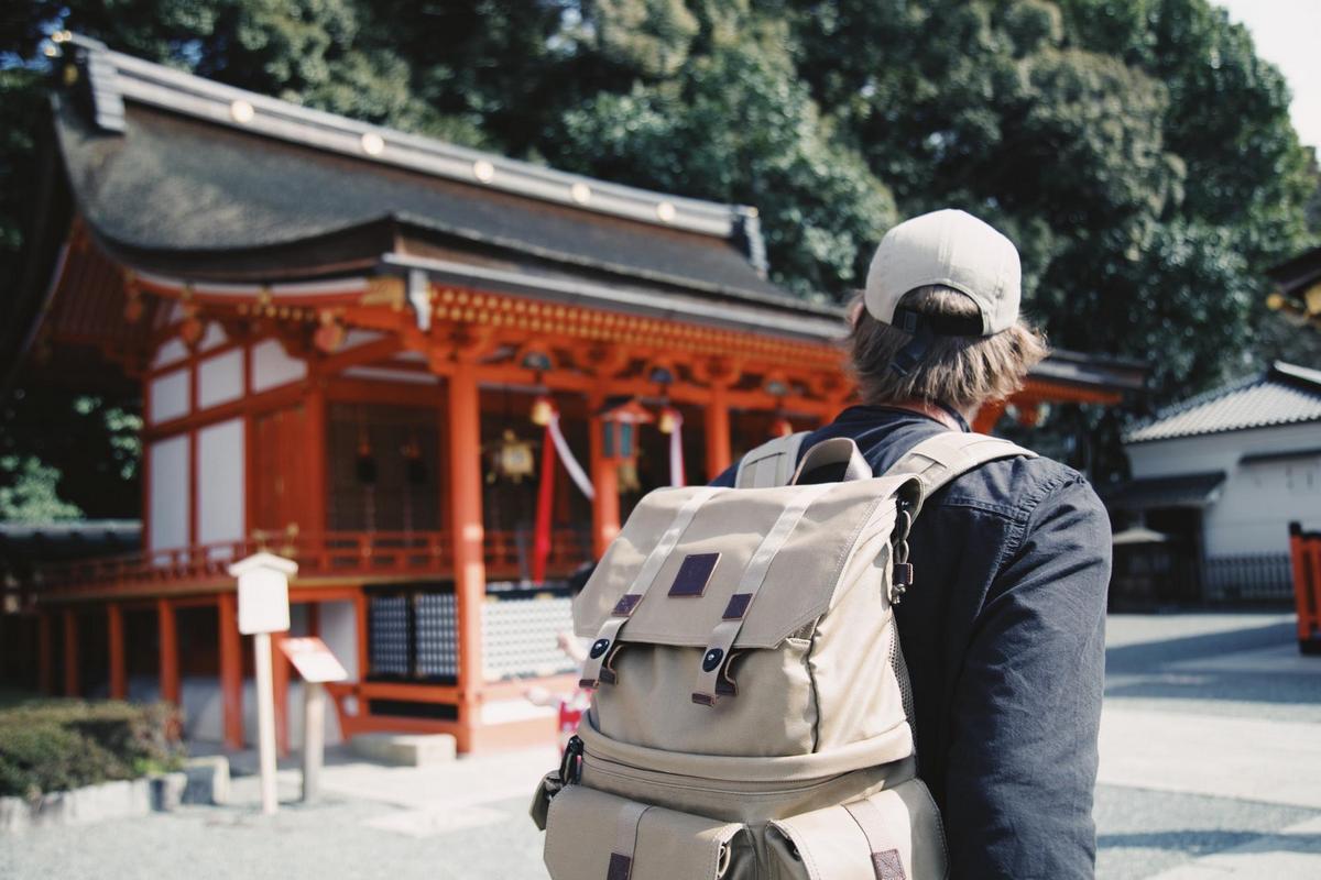 Packing Light How to Travel with a Carry On Only (2)